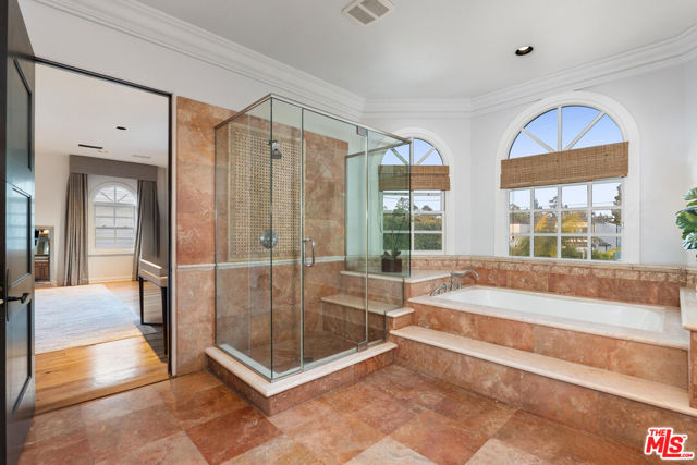 327 22nd Street, Santa Monica CA: https://media.crmls.org/mediaz/f0b1540a-a91b-421d-aaf5-3e605c9c7d7f.jpg