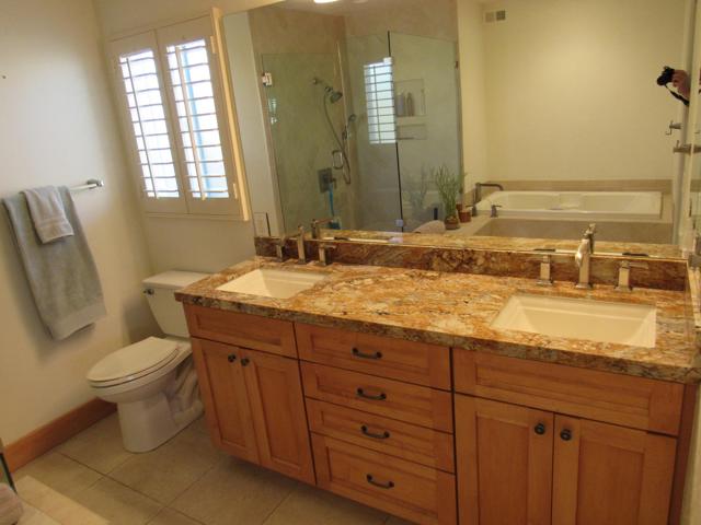 48440 Racquet Lane, Palm Desert CA: https://media.crmls.org/mediaz/f0b15c46-ecb3-4e70-bf34-f0f867c4cf6c.jpg