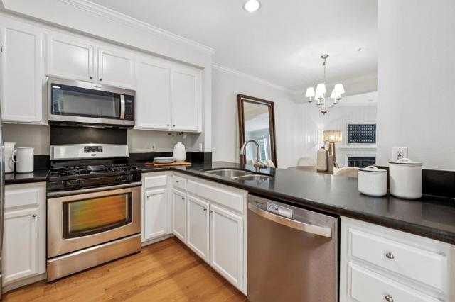 600 Willow Road, Menlo Park CA: https://media.crmls.org/mediaz/f0b208a5-5cce-4ebe-8838-3ba7245c9ce1.jpg