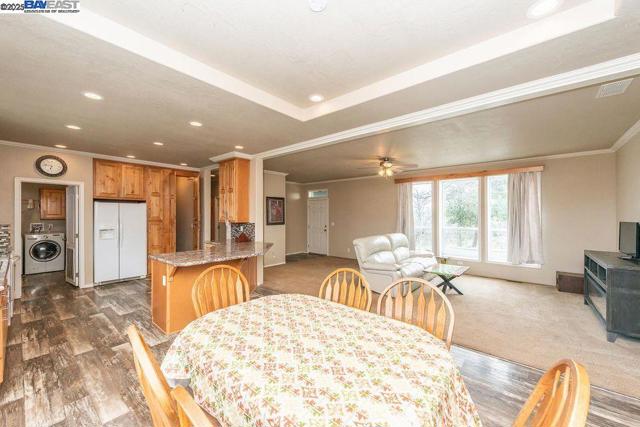 21679 Squaw Grass Trail, Redding CA: https://media.crmls.org/mediaz/f0b208d4-2690-4b50-925c-abf8d4e56792.jpg