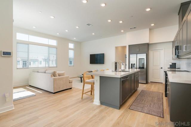 Image 4 of 27 For 841 Hana Ave  3