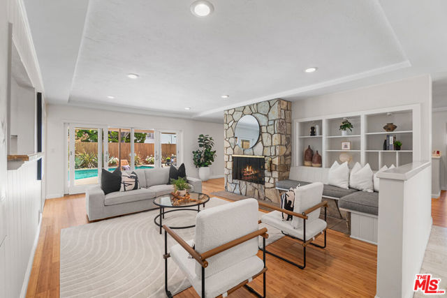 5210 S Corning Avenue, Los Angeles CA: https://media.crmls.org/mediaz/f0b23f2f-1300-42ee-8797-0d832bcad6b4.jpg