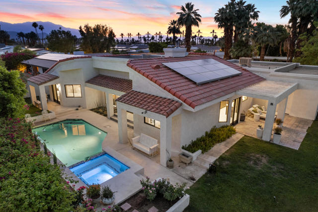 75465 Montecito Drive, Indian Wells CA: https://media.crmls.org/mediaz/f0b2dffb-9e5f-4c48-a865-8b48c412a806.jpg