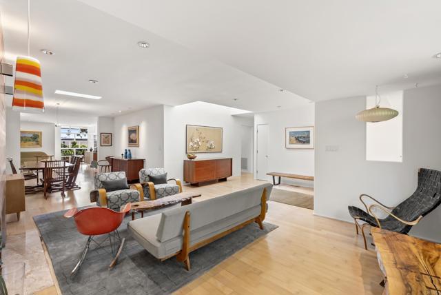 Detail Gallery Image 11 of 58 For 6028 Beaumont Ave, La Jolla,  CA 92037 - 5 Beds | 4 Baths