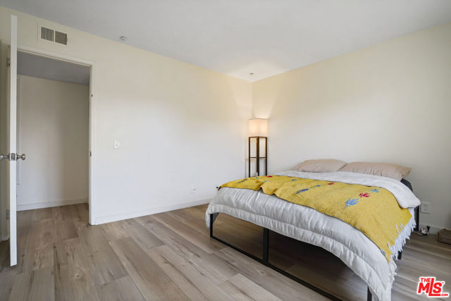 6472 Cavalleri Road, Malibu CA: https://media.crmls.org/mediaz/f0b3f604-fea1-4918-abe6-3e6933aca1dc.jpg