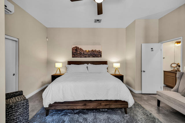 54175 Avenida Madero, La Quinta CA: https://media.crmls.org/mediaz/f0b45a5f-f2fc-4e82-a60a-4af3583bb0ac.jpg