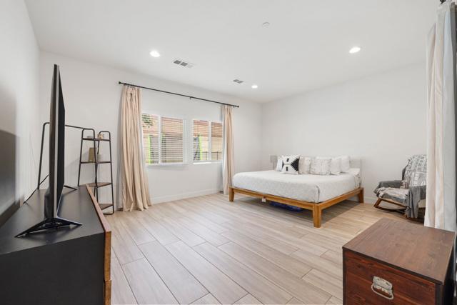 Image 15 of 49 For 42939 Cowboy Court
