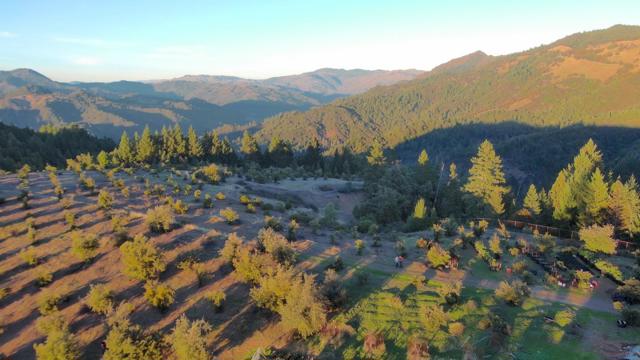 47211 Fox Rock Road, Laytonville CA: https://media.crmls.org/mediaz/f0b4d83c-eff9-4fa3-a90a-0821bf095e4d.jpg