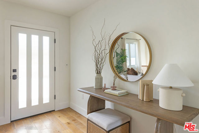 4876 Eldred Street, Los Angeles CA: https://media.crmls.org/mediaz/f0b4e860-b7dc-4e58-8fbf-ac257f8e040c.jpg