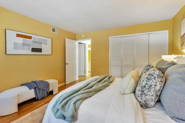 574 Sand Hill Circle, Menlo Park CA: https://media.crmls.org/mediaz/f0b4fdd6-972f-4183-a578-e08bf6efbf87.jpg