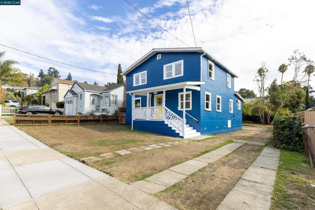 3500 66th Ave, Oakland CA: https://media.crmls.org/mediaz/f0b65225-1caf-4281-8efe-0021f51e2df1.jpg