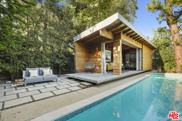 12815 Sarah Street, Studio City CA: https://media.crmls.org/mediaz/f0b6d690-8c7c-413f-a496-58971e567e02.jpg