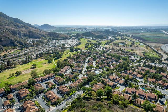 6208 Corte Antigua, Camarillo CA: https://media.crmls.org/mediaz/f0b7d149-8d34-4a9f-9e56-86e52d2aa2f5.jpg