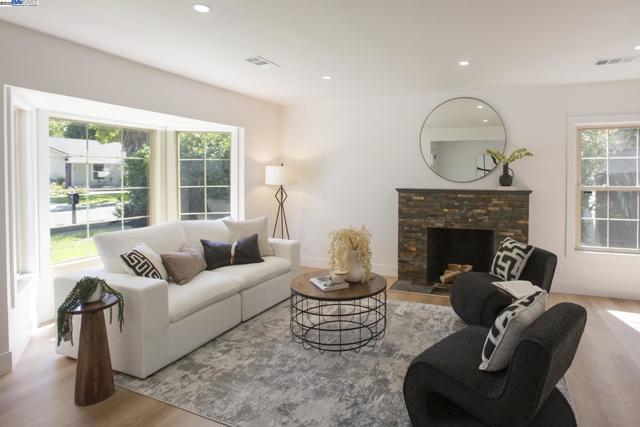 3208 McNutt, Walnut Creek CA: https://media.crmls.org/mediaz/f0b9369b-6fc0-49da-a278-6c0705cc2c66.jpg