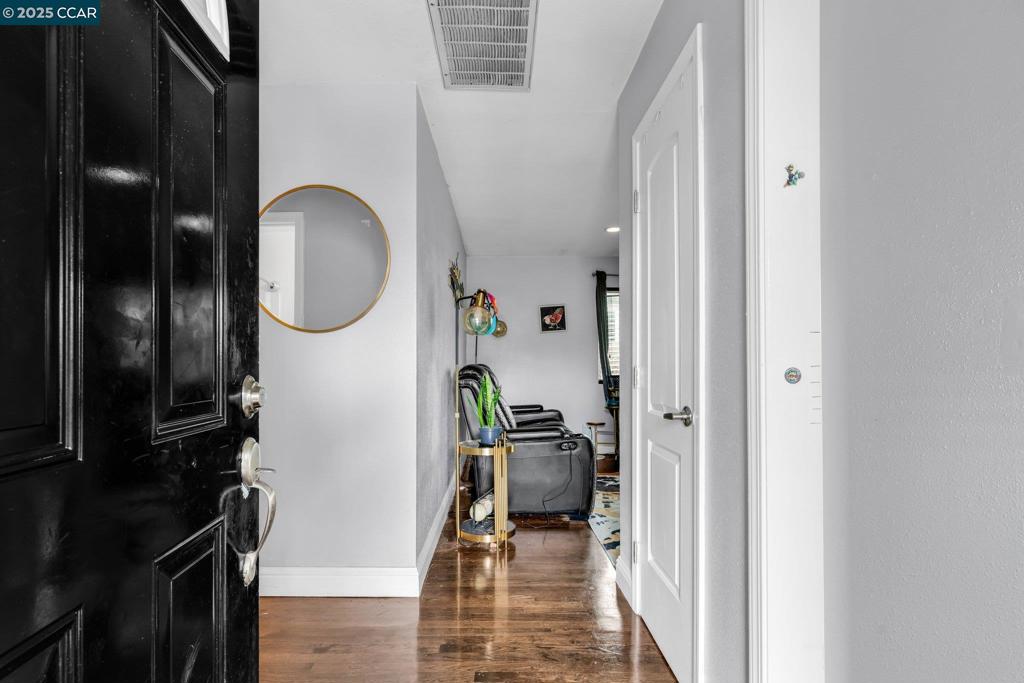 https://media.crmls.org/mediaz/f0ba6c22-8488-439f-a149-9ae6f43e1ab6.jpg?preset=X-Large