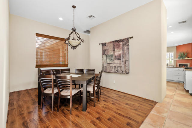 42 Marricopa Court, Palm Desert CA: https://media.crmls.org/mediaz/f0ba8d4d-eece-4d66-b1df-8f23bc089411.jpg