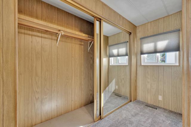 Home for Sale in Lakeside