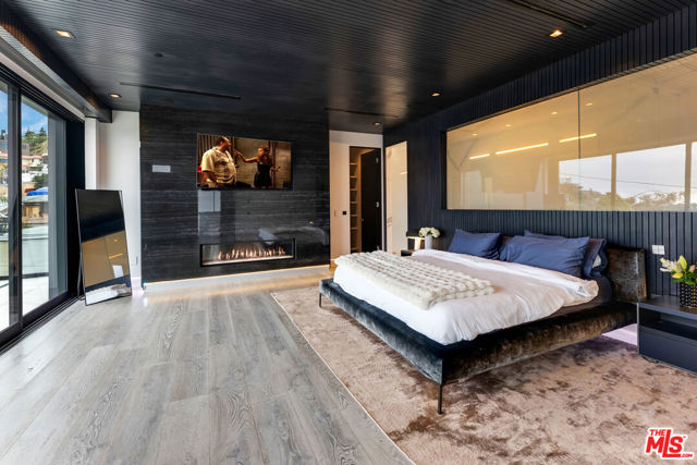 1545 Marlay Drive, Los Angeles CA: https://media.crmls.org/mediaz/f0bb459e-8b7b-4f96-bbca-a1455bbd70b8.jpg
