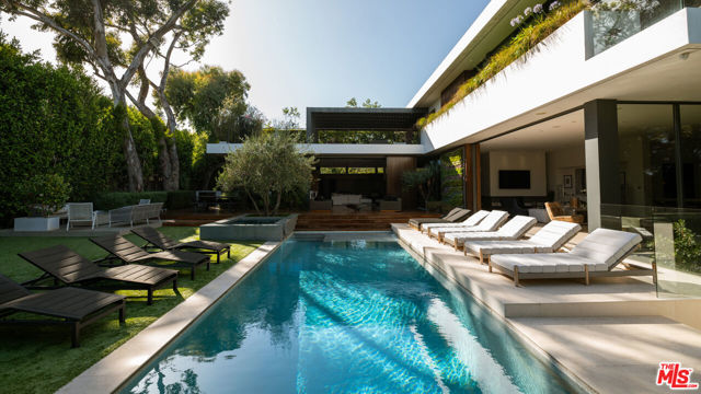 Drew Fenton | 748 Amalfi Drive Pacific Palisades CA | MLS: 7262842
