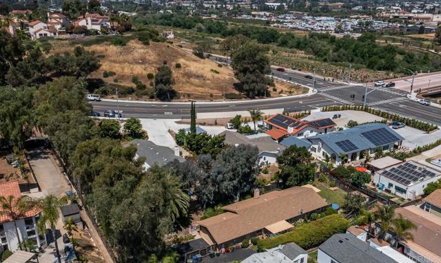905 Discovery Street, San Marcos CA: https://media.crmls.org/mediaz/f0bbefb6-1a74-4e8d-9cea-62db99d5ea6a.jpg
