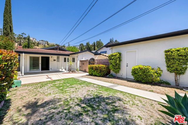 4509 Canoga Drive, Woodland Hills CA: https://media.crmls.org/mediaz/f0bc28b2-1922-47d9-a58d-243f4478c7b5.jpg