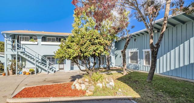 27352737 Soquel Avenue, Santa Cruz CA: https://media.crmls.org/mediaz/f0bca0a2-9ff1-478a-a78e-dca640c57c6d.jpg