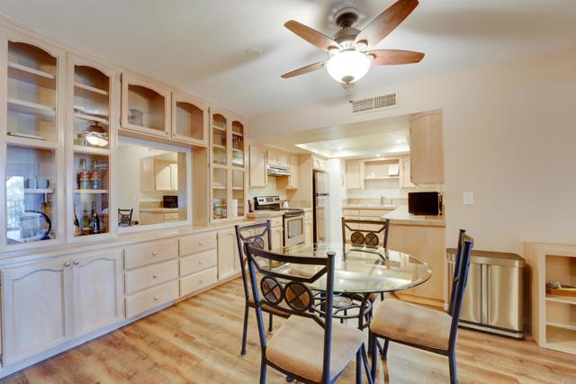 Detail Gallery Image 4 of 29 For 4900 Rosehedge Dr #208,  La Mesa,  CA 91942 - 2 Beds | 2 Baths