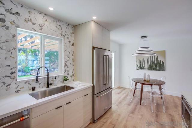 3987 Dalles Ave, San Diego CA: https://media.crmls.org/mediaz/f0bd025c-e90d-4fb8-ba5e-99c2ecb4168b.jpg