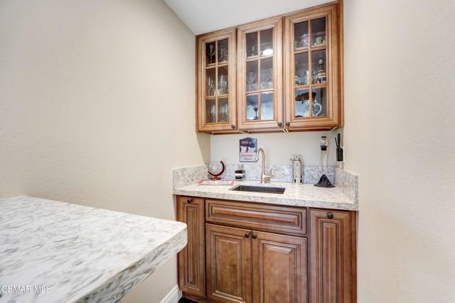2266 Lansdale Court, Simi Valley CA: https://media.crmls.org/mediaz/f0bd5f0b-64ce-4c8a-babe-a1d57991697d.jpg