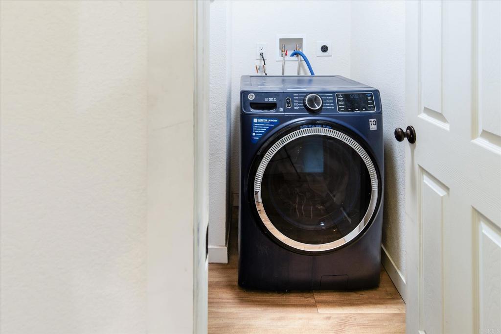 https://media.crmls.org/mediaz/f0bd738b-5da7-4ce1-9874-64e169f9e5a3.jpg?preset=X-Large