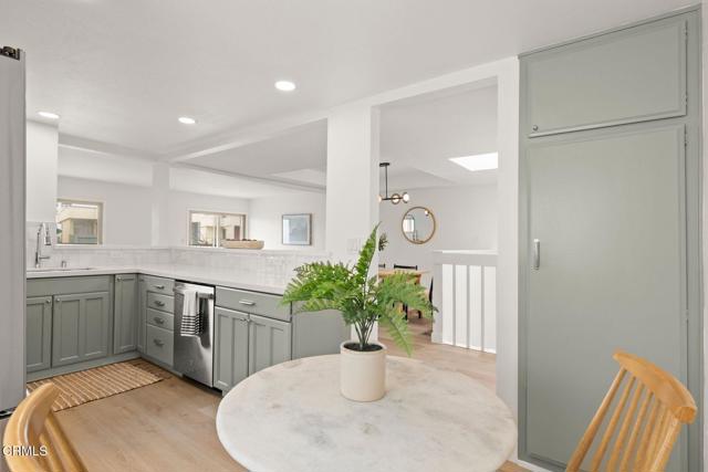 137 Mainsail Court, Port Hueneme CA: https://media.crmls.org/mediaz/f0bdcc6b-6275-454b-9925-a4184731bfa8.jpg