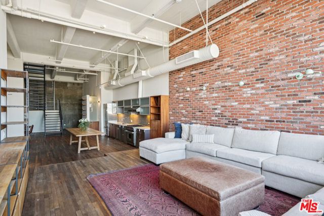 1850 Industrial Street, Los Angeles CA: https://media.crmls.org/mediaz/f0be2683-0d65-4240-b858-ce68a01d9927.jpg