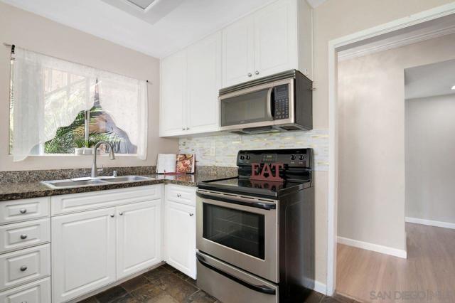 17105 W Bernardo Dr, San Diego CA: https://media.crmls.org/mediaz/f0be56b2-558d-491c-877c-5408c581c5fd.jpg