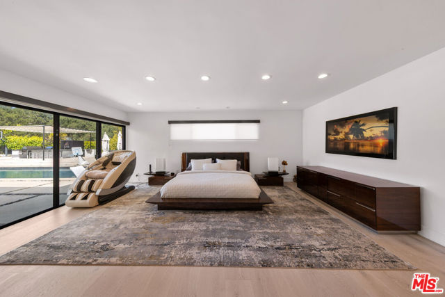 3144 Corda Drive, Los Angeles CA: https://media.crmls.org/mediaz/f0be5d40-c6ec-4b26-a8fd-1d83db46e5fc.jpg