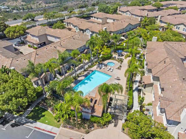 Detail Gallery Image 27 of 38 For 6084 Citracado Cir, Carlsbad,  CA 92009 - 3 Beds | 2/1 Baths
