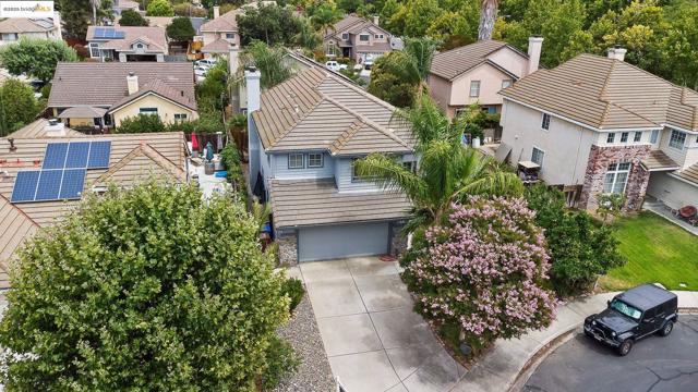 20 Goldmeadow Ct, Brentwood CA: https://media.crmls.org/mediaz/f0bf2676-0176-4024-afd9-e7dc3233ce4c.jpg