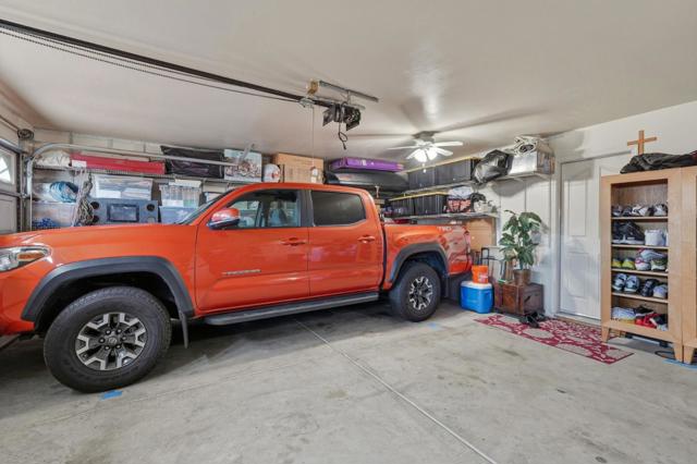 1883 College Greens Drive, Los Banos CA: https://media.crmls.org/mediaz/f0bf8ad3-2503-4248-a57f-e120e041ce58.jpg