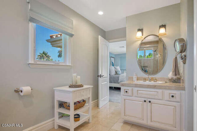 421 Whitegate Road, Thousand Oaks CA: https://media.crmls.org/mediaz/f0bff772-8565-45ae-adb4-0f53f5acc9a6.jpg