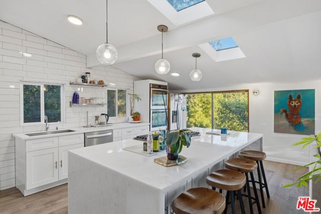 21936 Canon Drive, Topanga CA: https://media.crmls.org/mediaz/f0c188e5-dd07-4677-9da2-c7d78a7c0106.jpg