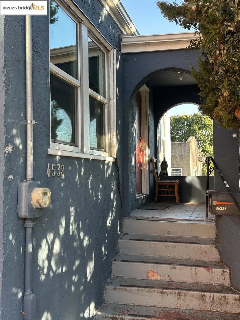 4532 Pampas AVE