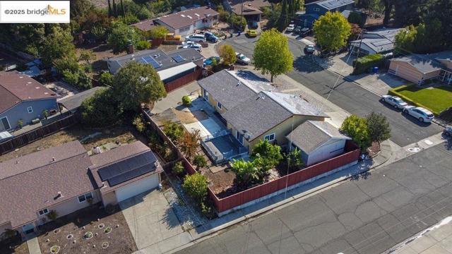 1651 Michael Dr, Pinole CA: https://media.crmls.org/mediaz/f0c27fc9-94f3-48f5-9ad5-5373dce85df5.jpg