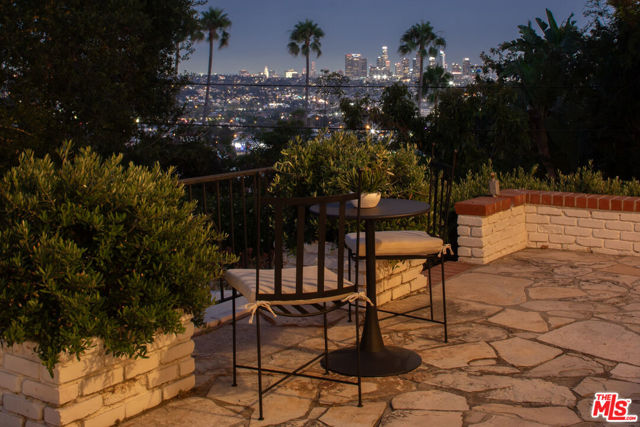 Image 7 of 43 For 2464 Catalina Street