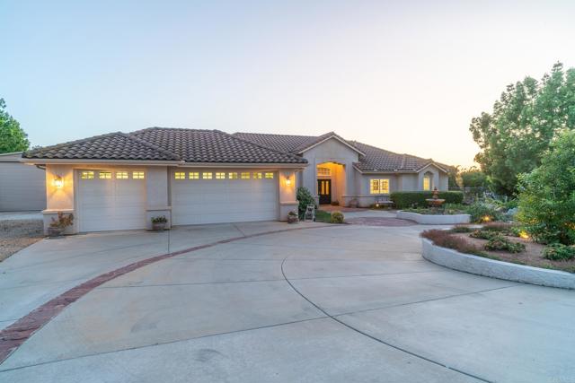 30646 Red Hawk Road, Valley Center CA: https://media.crmls.org/mediaz/f0c37669-6162-405e-bd37-8b070c88bb39.jpg