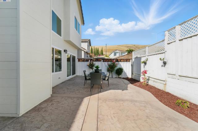 35864 Killorglin Cmn, Fremont CA: https://media.crmls.org/mediaz/f0c3adf9-095a-4318-b706-4cf50456edb9.jpg