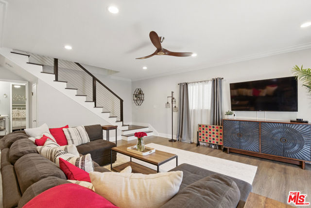 1209 Forest Street, Inglewood CA: https://media.crmls.org/mediaz/f0c3f538-5517-4f8d-8ded-3dfdd222afd3.jpg