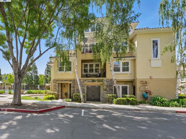 3328 Monaghan St, Dublin CA: https://media.crmls.org/mediaz/f0c4f5ad-991c-4349-b6f0-4e220fdec76d.jpg