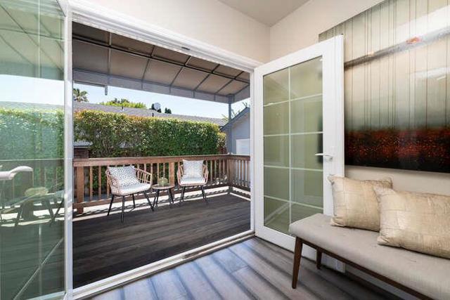 833 Linden Avenue, Burlingame CA: https://media.crmls.org/mediaz/f0c562c6-f5ba-4c1c-bfd0-c869b44be3cc.jpg