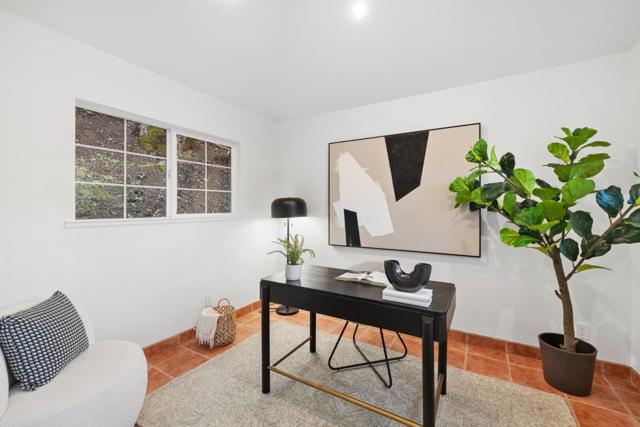 2937 San Juan Boulevard, Belmont CA: https://media.crmls.org/mediaz/f0c574ca-6d06-4d1c-8606-ab157a8e9db9.jpg