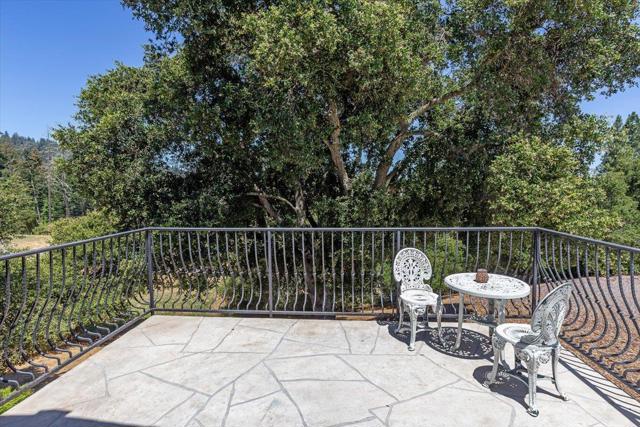 22187 Old Santa Cruz Highway, Los Gatos CA: https://media.crmls.org/mediaz/f0c5abff-948a-4707-98ff-b7ed3d7c0e2c.jpg