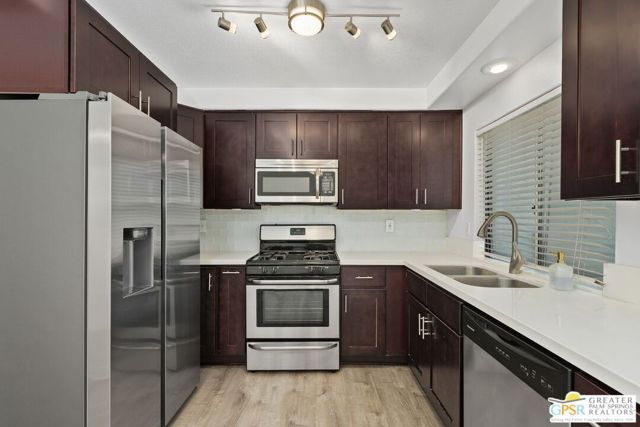 1852 N Mira Loma Way, Palm Springs CA: https://media.crmls.org/mediaz/f0c60d4f-567a-443a-a316-0c287dc7e5ac.jpg